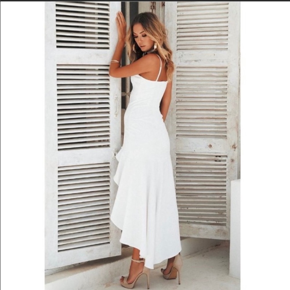 Sexy white ruffled dress NEW - Picture 2 of 6